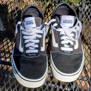 Like new. VANS , unisex, Skateboard shoes ,sz7 mens, 9 women